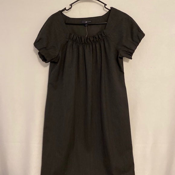 Gap size M Grey Short Sleeve Dress - Picture 1 of 16